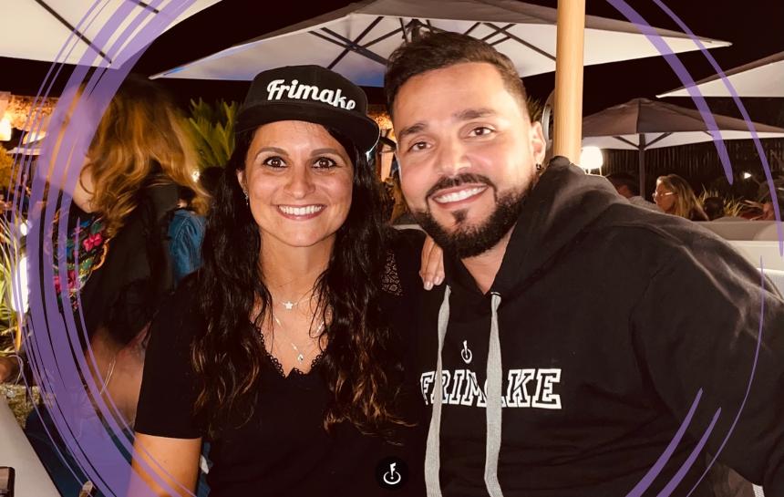 Frimakers en train de dîner ensemble dans un restaurant pour des rencontres amicales